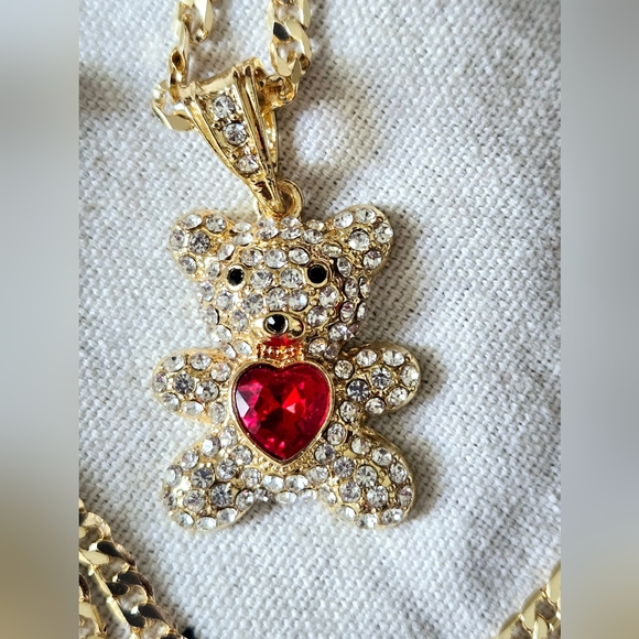 Chain size 20 inch with Bear pendant in 14k Laminated Gold. The pendant comes po - Picture 1 of 7